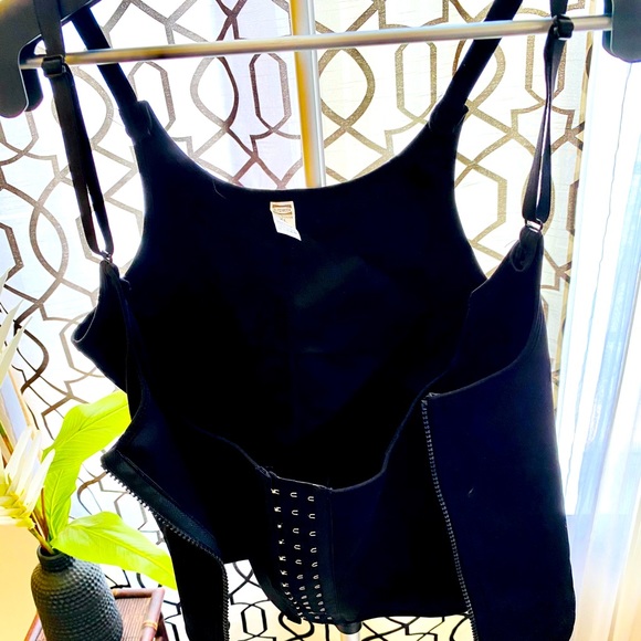 NWOT Black Waist Trainer - Picture 1 of 1
